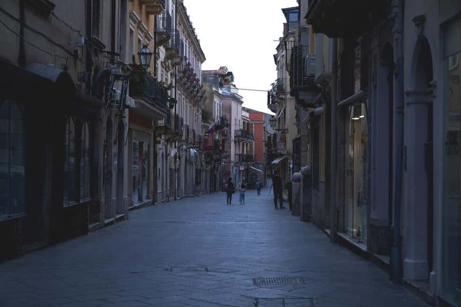 From Catania: Day Trip to Giardini Naxos and Taormina - Taormina’s Corso Umberto: A Free Walk With Big Landmarks