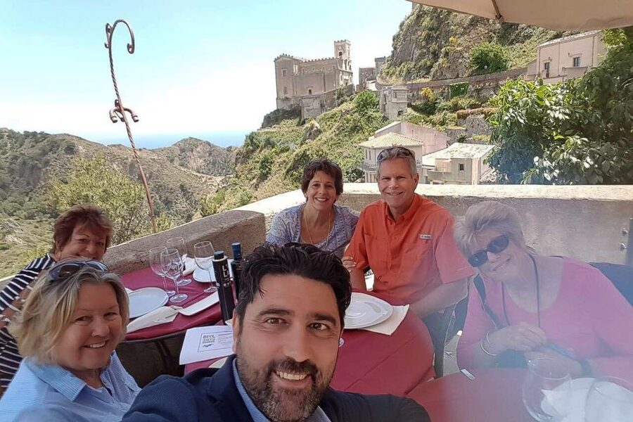 From Catania: Guided Godfather Tour with Taormina Visit - Taormina time: shopping on Corso Umberto (and what’s missing)