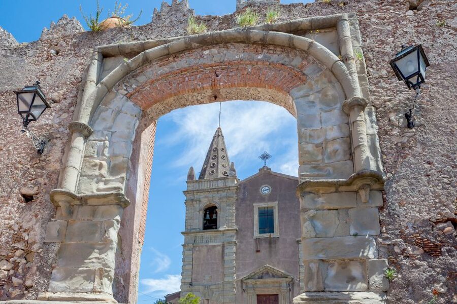 From Catania: Guided Godfather Tour with Taormina Visit - Who should book this Godfather + Taormina day trip