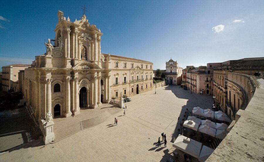 From Catania: Syracuse and Noto Culture and History Tour - Pickup in Catania and the Van Timeline: Comfort vs. Practical Reality