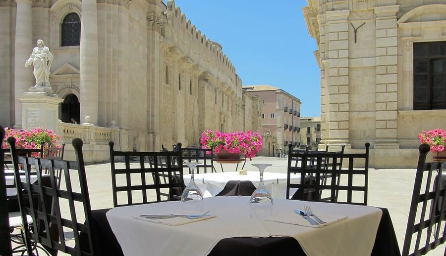 From Catania: Syracuse, Ortygia, and Noto Tour - Audio guide vs. live guiding: how to avoid disappointment