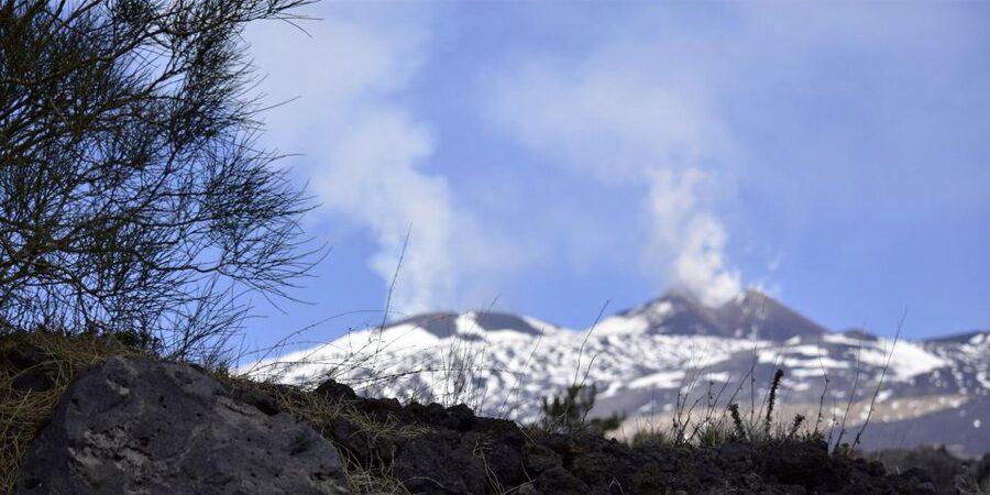 From Catania: trek on Mount Etna, Lava Cave & tasting Tour - Entering Grotta Lunga: Helmet and Headlamp Makes It Real