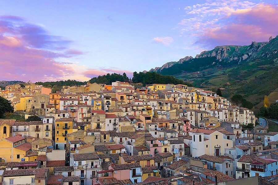 From Cefalù: Authentic Sicilian Villages and Happy Hour - Language in a mixed group: helpful guide, but consider the wait