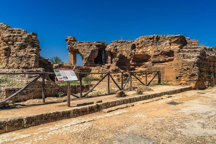 From Cefalù: Guided Tour to Agrigento Valley of the Temples - Lunch in Cefalù: you’re back in time to choose your own meal