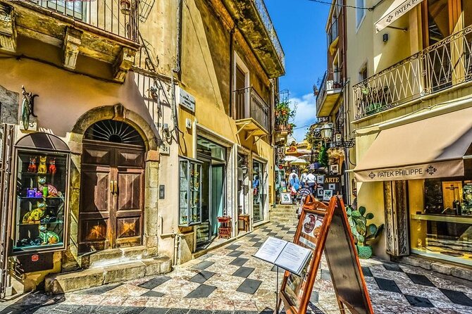 From Messina round trip transfer to Taormina with 4 hours stop - From Port of Messina to Taormina: a smooth start