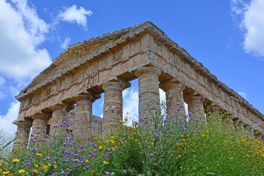 From Palermo: Erice, Salt Pans, and Segesta Day Trip - Who’s driving and why the narration matters