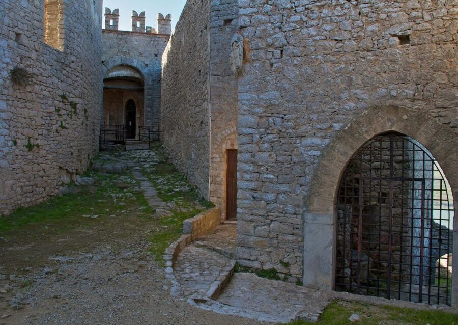 From Palermo: Medieval castle tour of Caccamo and Cefalù. - Cefalù stop: Duomo, the medieval wash house area, and your personal lunch plan