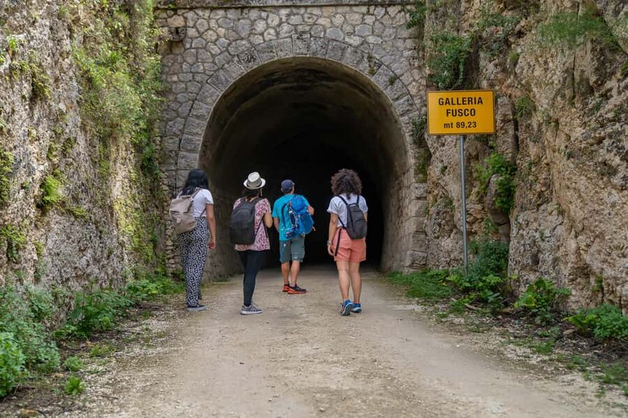 From Siracusa: Pantalica Nature Reserve Guided Hiking Tour - Meeting in Siracusa and the Van Ride That Gets You Out Early