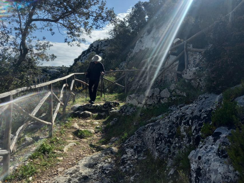 From Syracuse: Cavagrande Natural Reserve Guided Trek - Who this Cavagrande trek is best for