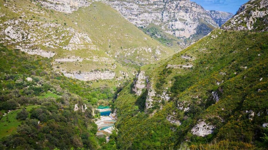 From Syracuse: Cavagrande Natural Reserve Guided Trek - The 45-minute van ride to the reserve: short and worth it