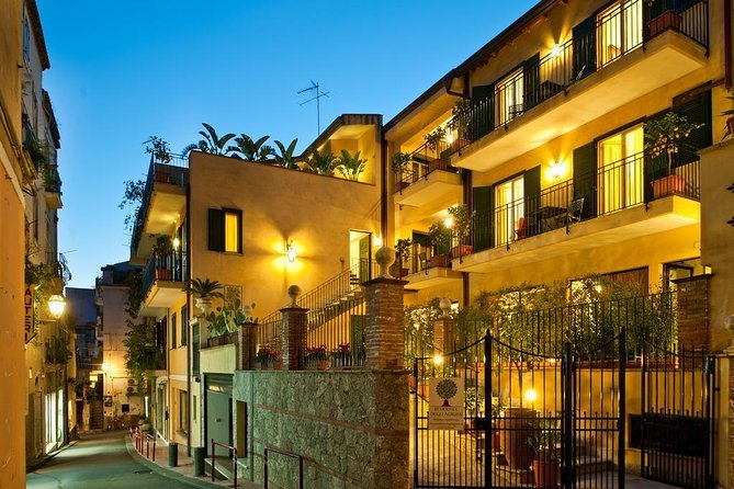 From Syracuse: Private Taormina and Castelmola tour with lunch - Lunch timing and what you actually get during the day