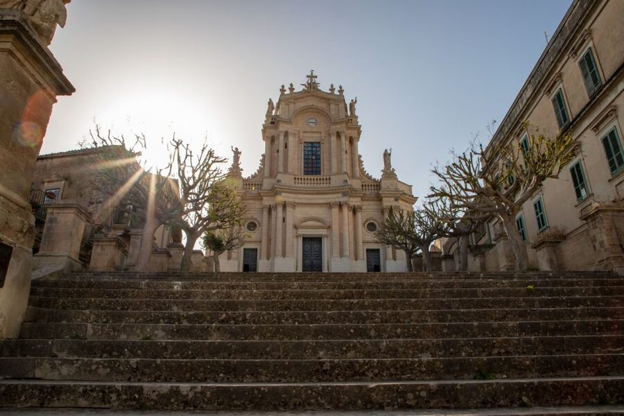 From Syracuse: Ragusa Ibla, Noto and Modica Private Day Trip - Noto: Porta Reale, San Nicolò, and Via Nicolaci’s infiorata