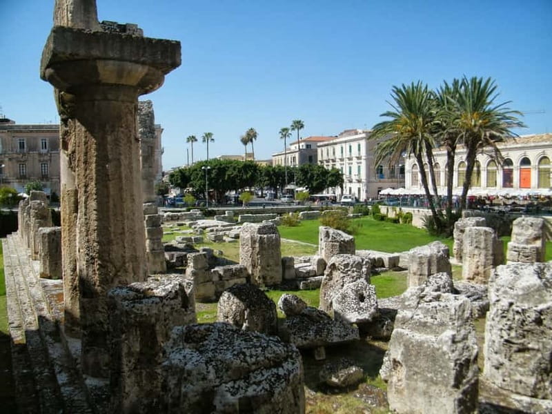 From Taormina: Guided Tour of Syracuse and Ortygia Island - Free time on Ortygia: your best food-and-walk plan