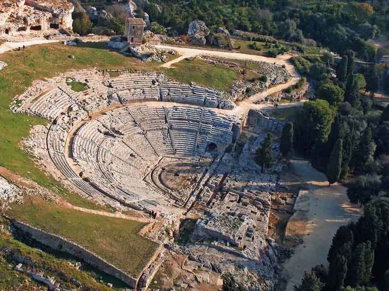 From Taormina: Guided Tour of Syracuse and Ortygia Island - The coach ride from Taormina: comfort, views, and your first timing reality
