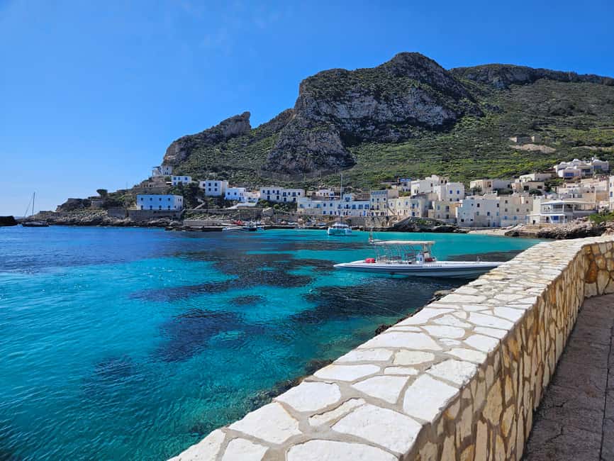 From Trapani: Favignana and Levanzo Shuttle Tour - Getting from Favignana to Levanzo: the island switch