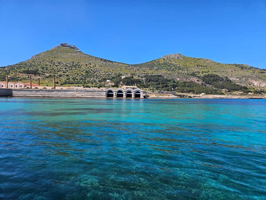 From Trapani: Favignana and Levanzo Shuttle Tour - Levanzo panoramic tour: Faraglione and the coastal photo stops