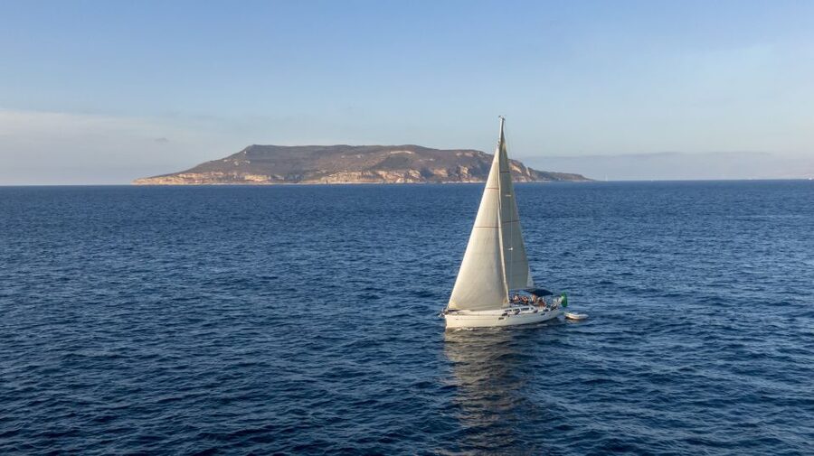 From Trapani: Full-Day Sailboat Trip to Favignana & Levanzo - Favignana port break: lunch time, white streets, and sea views (1.5 hours)