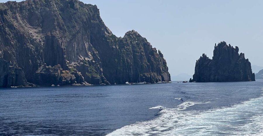 From Tropea: Vulcano Lipari Sciara By Day - Boat reality check: noise, crowding, and motion sickness