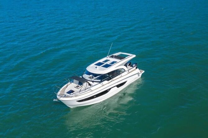 Full day cruise with lunch and aperitif at sunset - Lunch onboard plus the sunset aperitif: the part you will remember