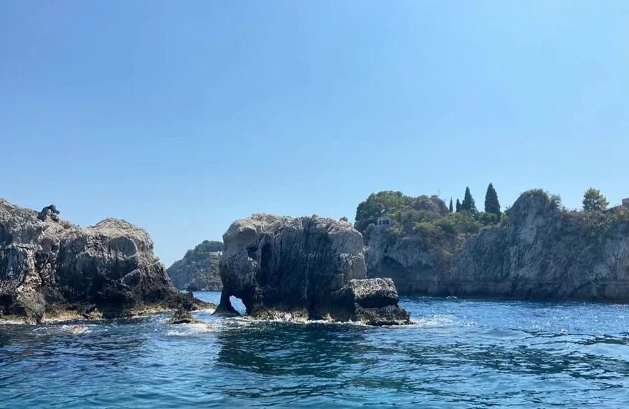 Giardini Naxos: Isola Bella and Grottos Cruise with Aperitif - Giardini Naxos to Isola Bella: Why this 2-hour cruise feels like a mini highlight
