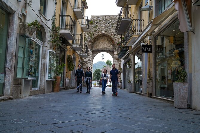 Giardini Naxos, Taormina and Castelmola-White Lotus-From Catania - Ancient Theatre of Taormina: what you see in 30 minutes (and what you should plan for)