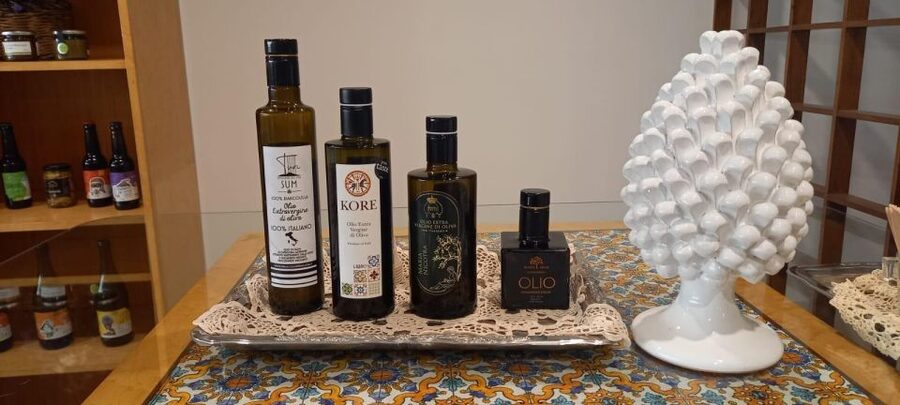 Giardini Naxos, Taormina: Etna Wine and Oil Tasting - Nine Sicilian spreads and patés that actually work with wine