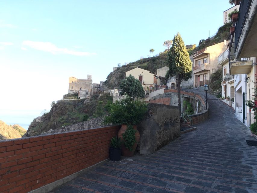 Godfather Locations tour from Taormina - Savoca/Forza D'Agrò - Meeting in Taormina: The Comfort Advantage of a Small 9-Seat Minivan