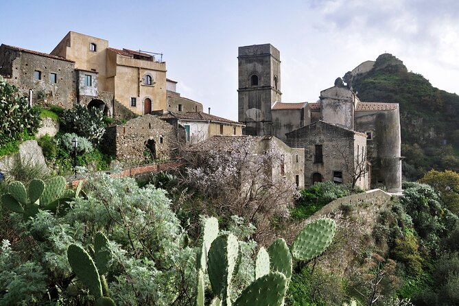 Godfather tour Sicily: Savoca-Forza d’Agrò - Chiesa di San Michele and Chiesa Santissima Trinita: medieval churches with scene connections