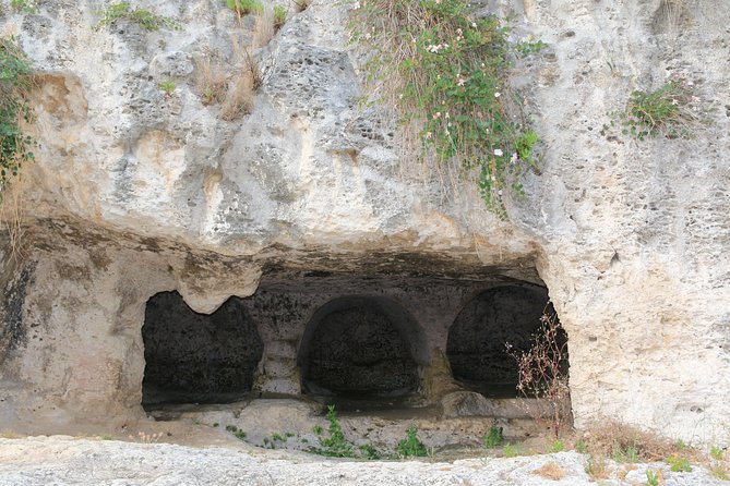 Group guided tour of the archaeological park of Neapolis - Where to Meet (And How to Avoid the Ticket-Entrance Confusion)