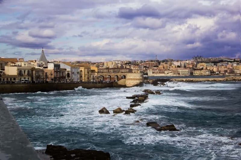 Guided tour of Ortigia with Fish Street Food at the market - Practical tips that make the market stop better