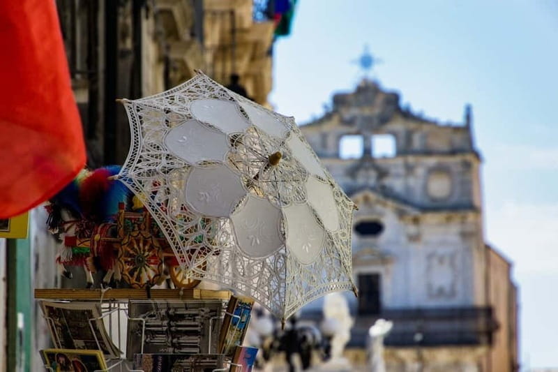 Guided tour of Ortigia with Fish Street Food at the market - Piazza Duomo and the Cathedral of Syracuse: why the ticket is a big deal