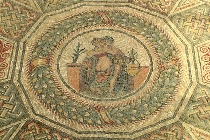 Guided tour of Villa Romana del Casale with skip the line - Guest apartment mosaics: fishing, hunting, and banquets