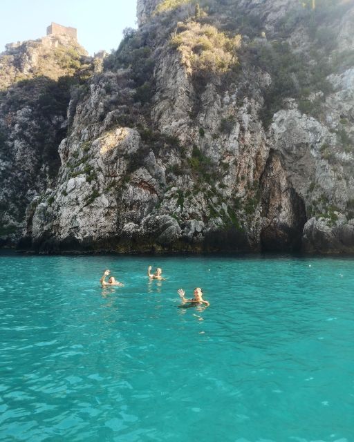 HALF-DAY TAORMINA BOAT TOUR - Meeting point at Via Nazionale: how to find the steps and board easily
