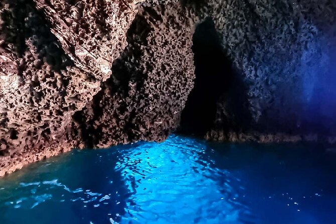 Half day with lunch in luxury private tour - Snorkeling masks onboard and the swim stop: plan for water time
