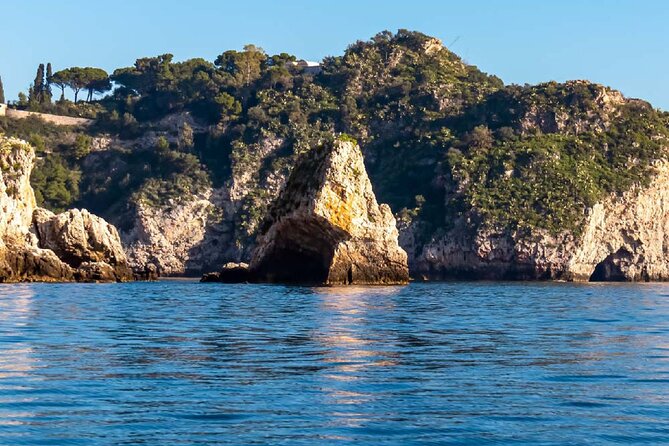 Half day with lunch in luxury private tour - Lunch and drinks onboard: why this price can make sense