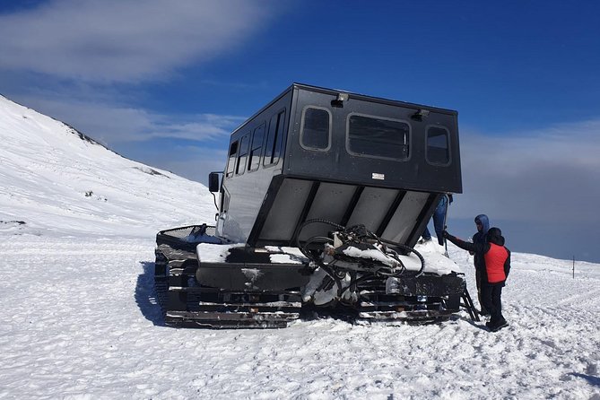 Hiking at 2900m on Mount Etna - Lava tunnel sights: not guaranteed, but worth planning for