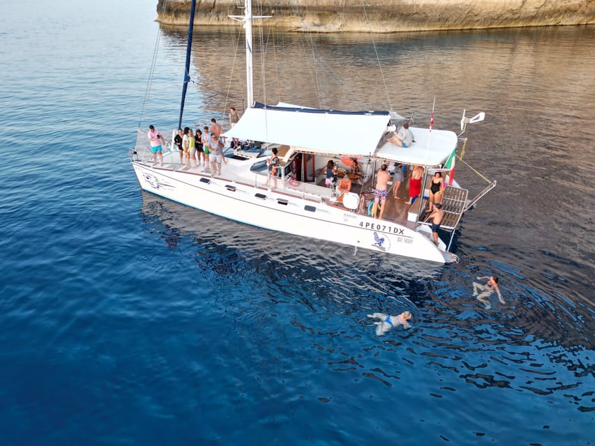 Lampedusa: Dolphin watching with aperitif at sunset - Who should book this dolphin aperitif cruise