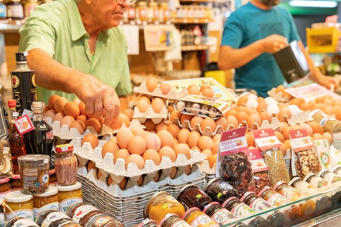 Market tour and lunch or dinner at a local's home in Siracusa - From food shops to a family kitchen: how the flow works