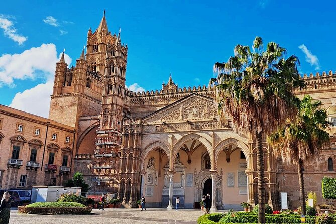 Markets and monuments: walking tour and street food in Palermo - Piazza Olivella to Quattro Canti: build your mental map in 20 minutes