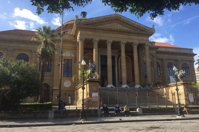 Markets and Monuments: Walking Tour in the Center of Palermo - Piazza Vincenzo Bellini: the Easy Launch Point for a Center-City Day