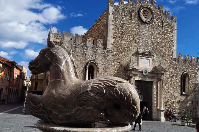 Messina Shore Special Tour of Taormina and Castelmola plus Panoramic Lunch - Porta Catania di Taormina: 2 hours to walk, shop, and eat gelato your way