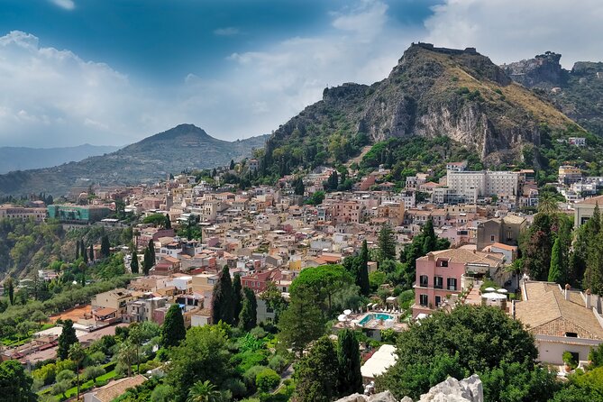 Messina to Taormina Low Cost Transfer - Direct coach from Messina to Taormina: what makes this transfer work