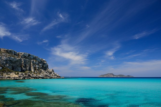 Mini Cruise to Favignana and Levanzo with lunch on board - Leaving Favignana for Levanzo: Faraglione and Those Calm-Feeling Coves