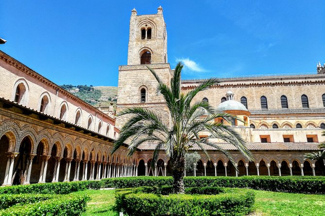 Monreale tour - Finding the meeting point: Piazza Vittorio Emanuele II