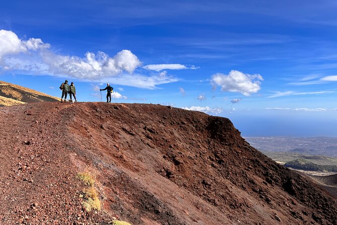 Mount Etna Adventurous Hiking Tour with Equipment - Valle del Bove: the Etna experience you actually walk into