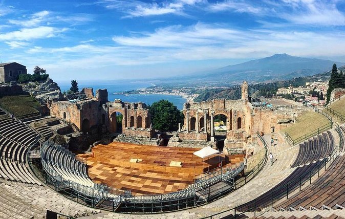 Mount Etna and Taormina - The 8:00am start: cruise-port pickup and a private minivan ride