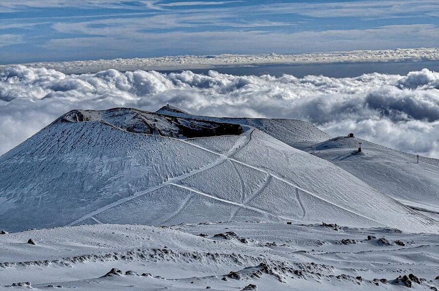 Mount Etna: Hike to The Highest Point With a Guide - Getting into the mood: Esagonal Bar, transfer, and cable car day