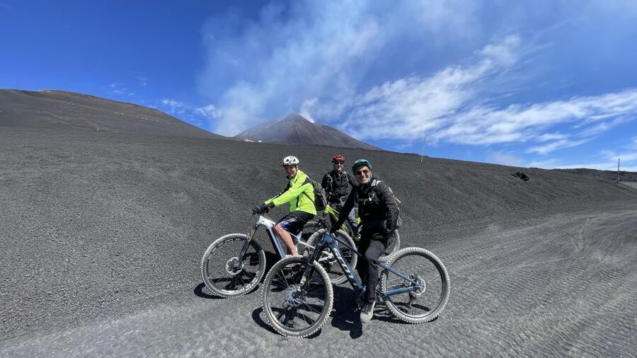 Mount Etna Summit E-Bike - Valle del Bove viewpoint: photos, a break, and Mamma Etna science