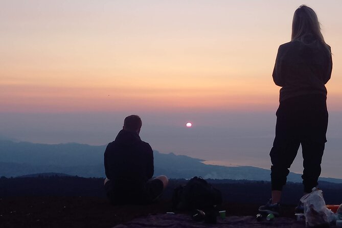 Mount Etna Sunset with sicilian tasting - What to expect day-of: language, tickets, and group feel