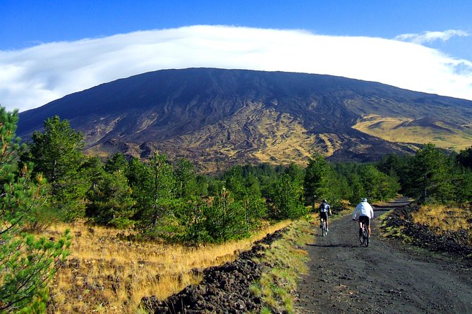 Mountain Biking Etna by MTB or E-Bike - Altitude, pacing, and how to not overcook the ride